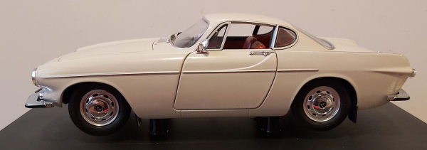 Revell Volvo 1800 S 1969 DieCast Model  (10431)